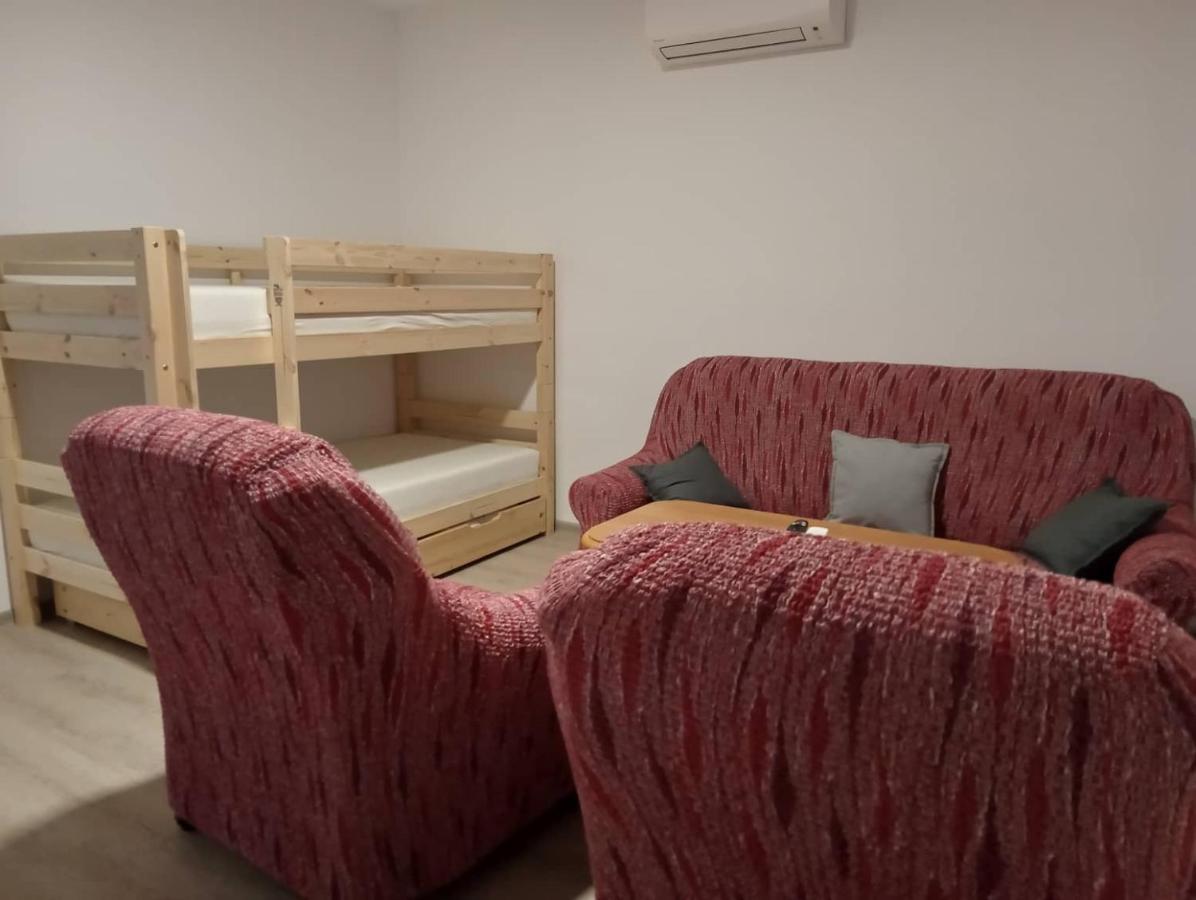 V Centru Apartamento Lanžhot Exterior foto