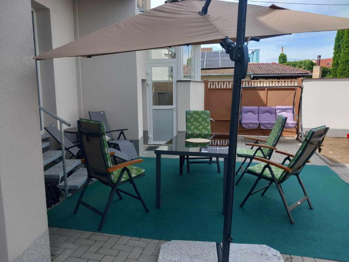 V Centru Apartamento Lanžhot Exterior foto